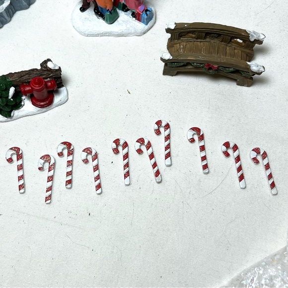 LIGHT UP CHRISTMAS TOWN FAIRY GARDEN GIFT SET - Picture 3 of 16